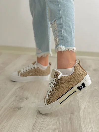 کتونی دیور زنانه قهوه ای